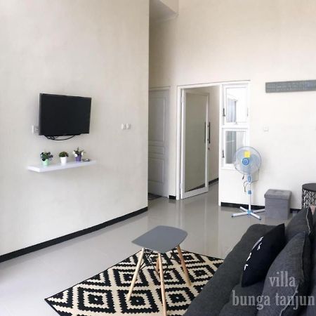 Villa Syariah Bunga Tanjung 16 Бату Екстериор снимка