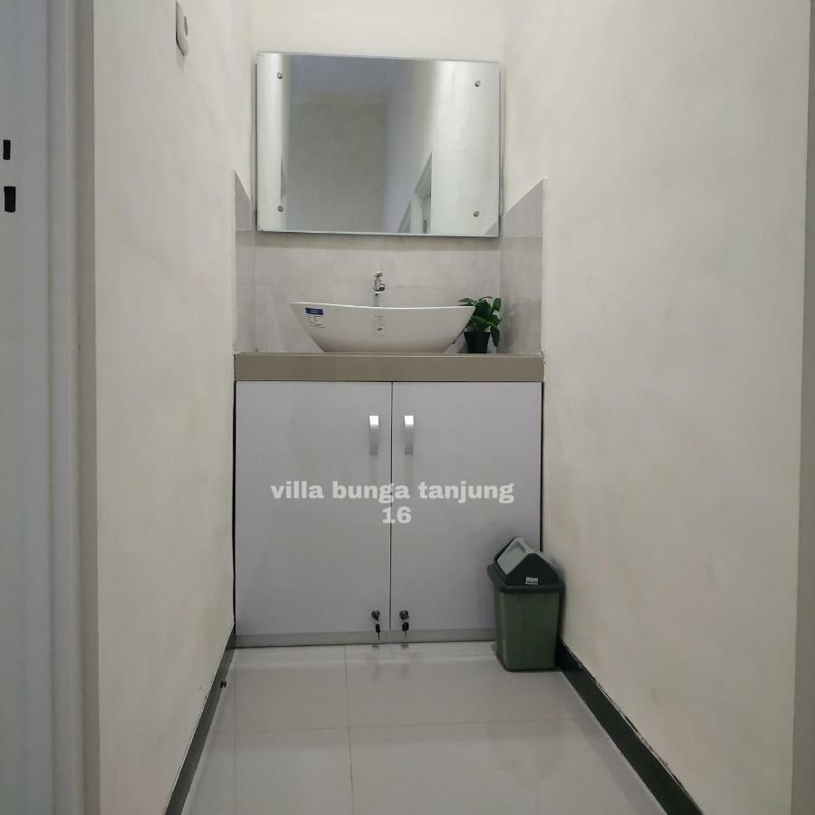 Villa Syariah Bunga Tanjung 16 Бату Екстериор снимка